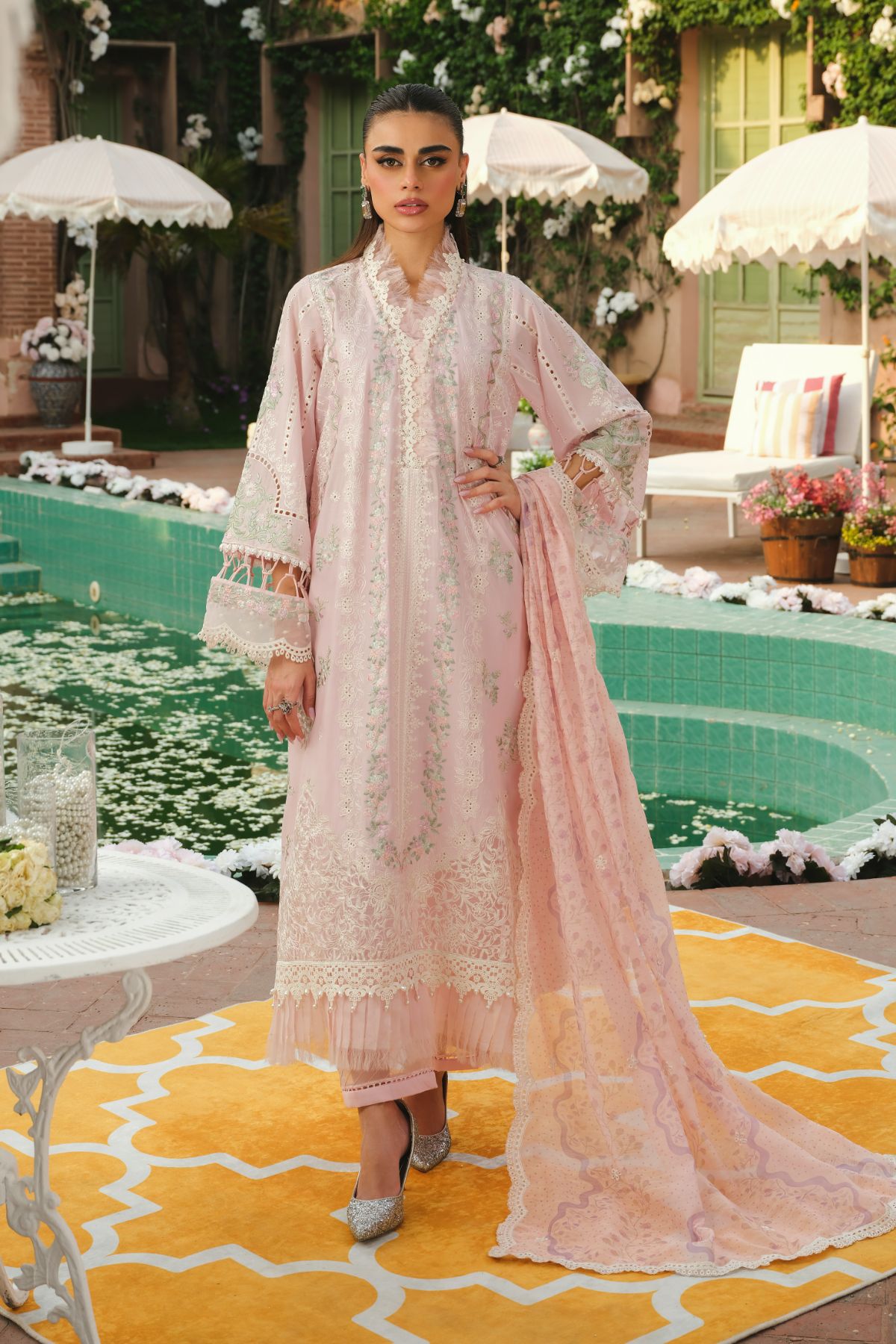 Paras by Pasha | La Gardenia | PR7: Lotus Bloom - Official Paras by Pasha stockist in UK - Sakeena London