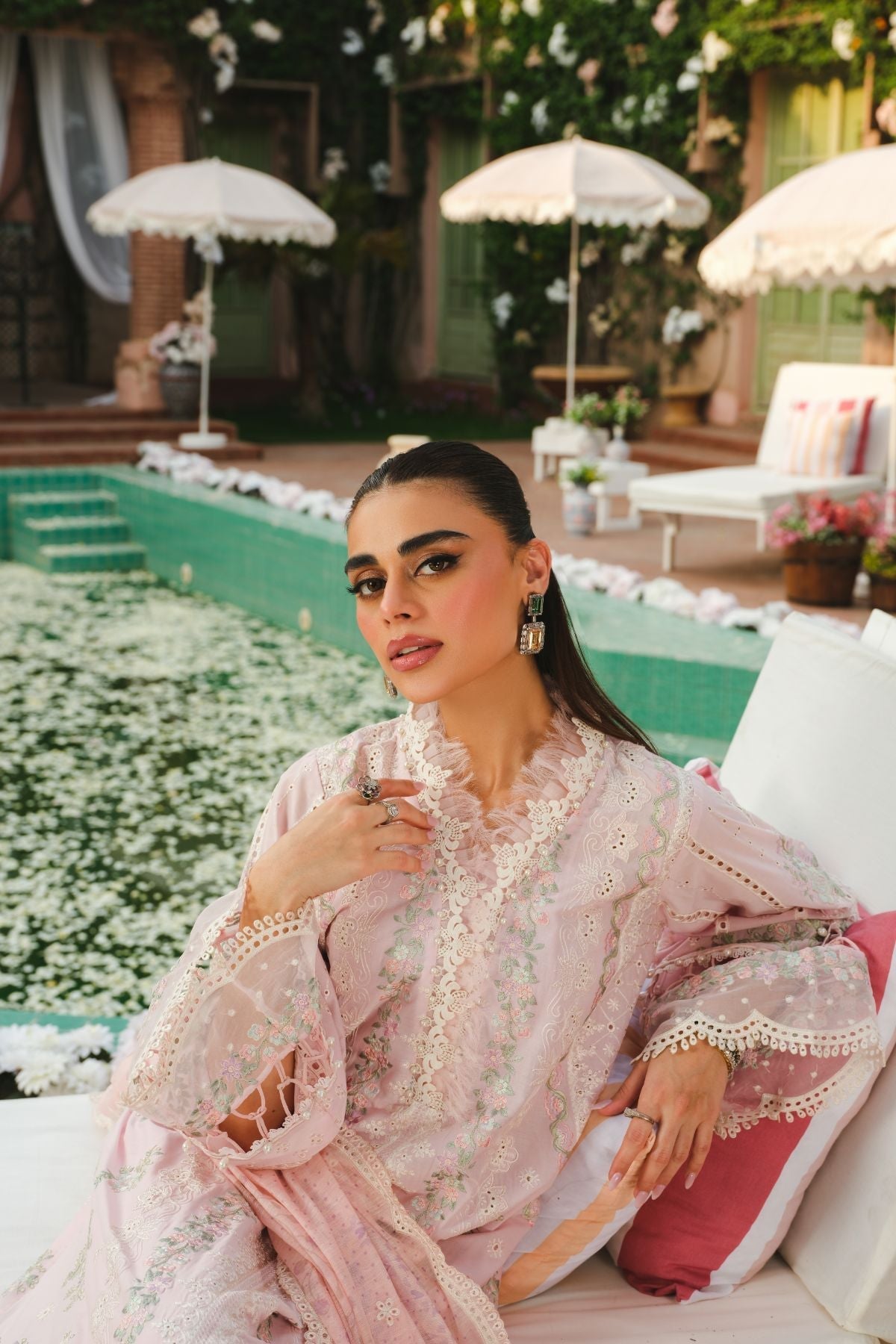 Paras by Pasha | La Gardenia | PR7: Lotus Bloom - Official Paras by Pasha stockist in UK - Sakeena London
