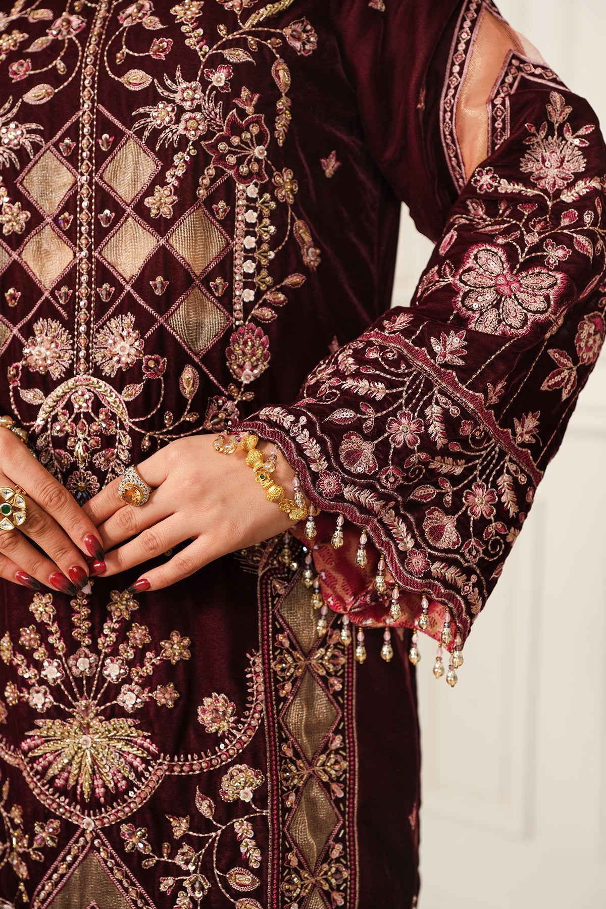 Raeesa Premium | Sheen Luxury Velvet | Poosh - Official Raeesa Premium stockist in UK - Sakeena London