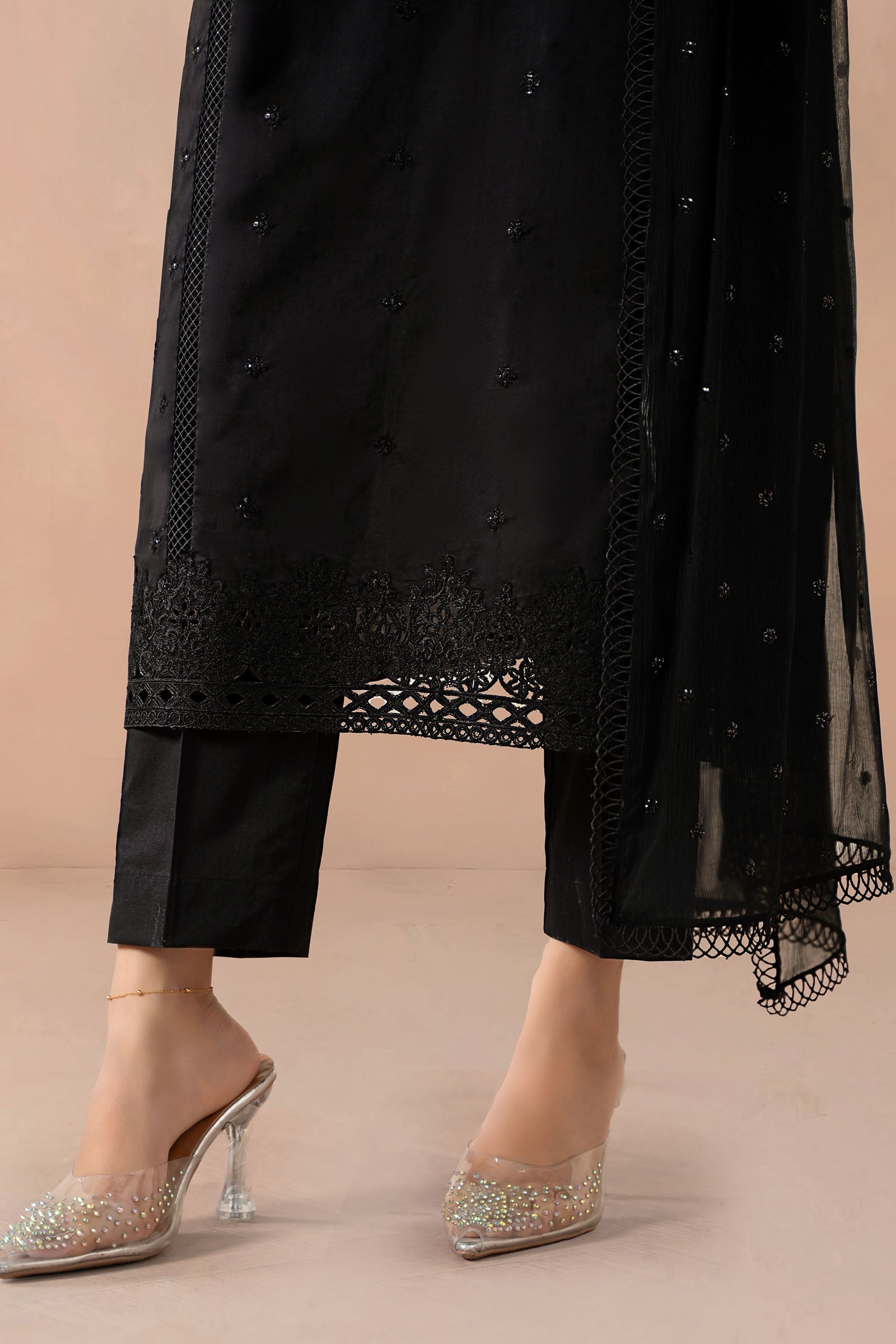 Maria B | Luxury Winter Pret 25 | DW-MN24-12R1-Black - Official Maria B stockist in UK - Sakeena London