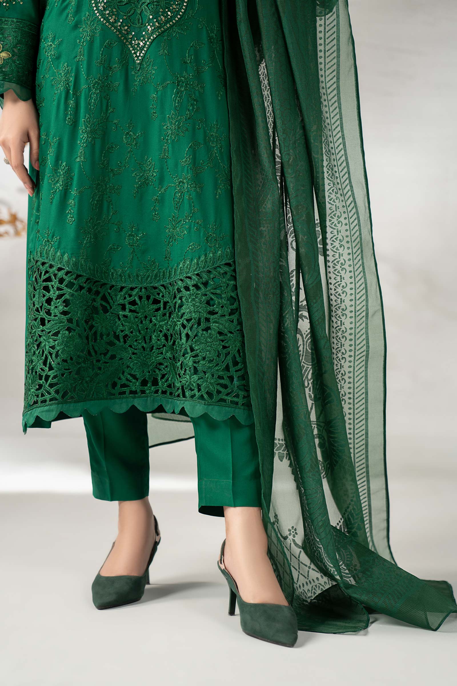 Maria B | Luxury Pret Winter 25 | DW-W25-74