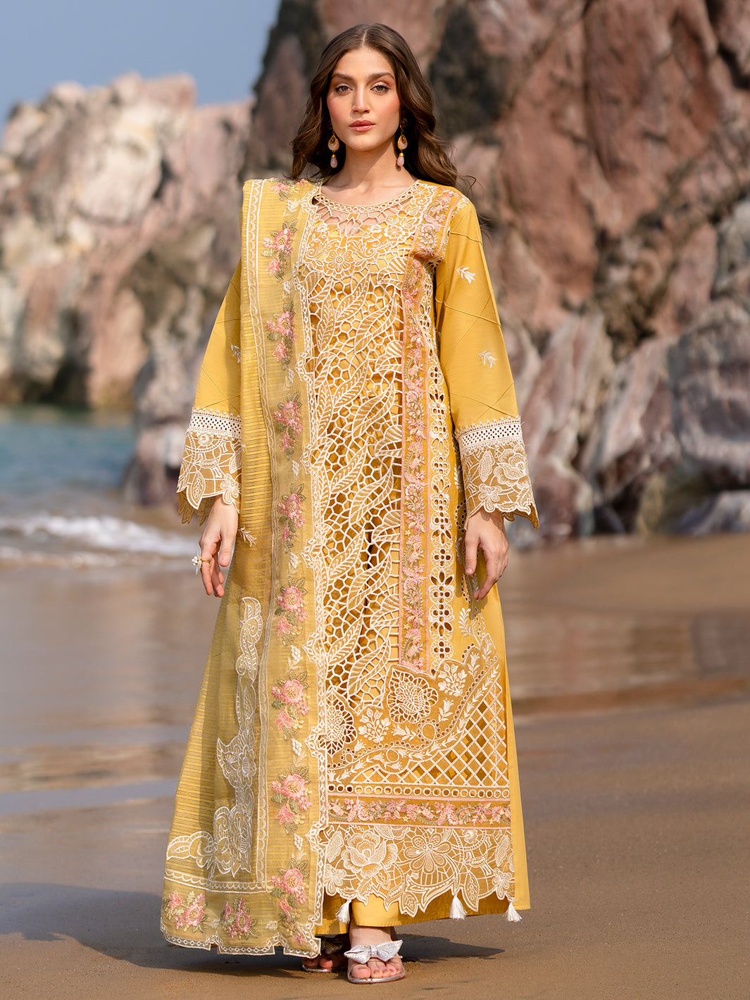 Mahnur | Sirena Luxury Lawn 25 | Dahlia - Official Mahnur stockist in UK - Sakeena London