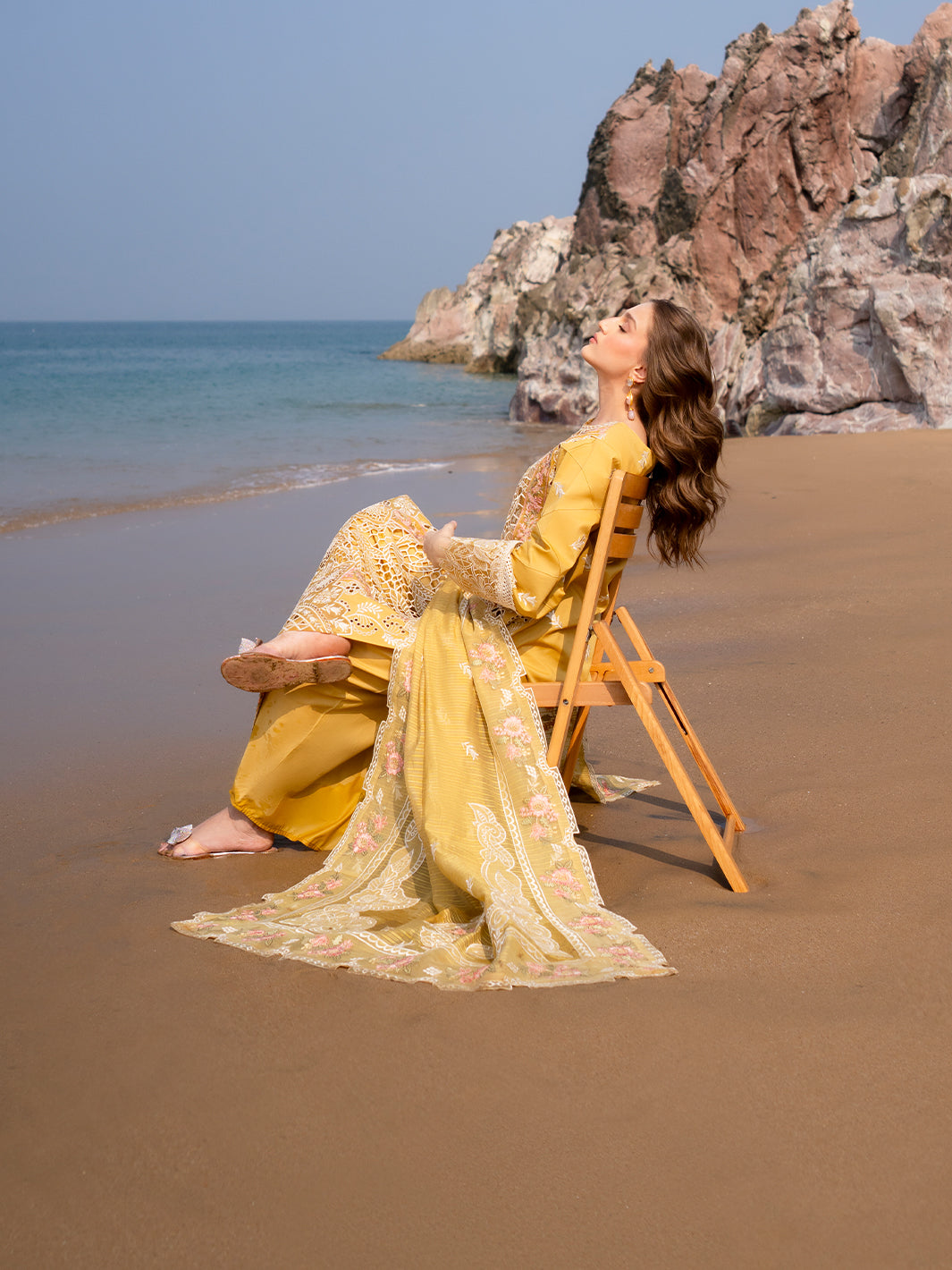Mahnur | Sirena Luxury Lawn 25 | Dahlia - Official Mahnur stockist in UK - Sakeena London