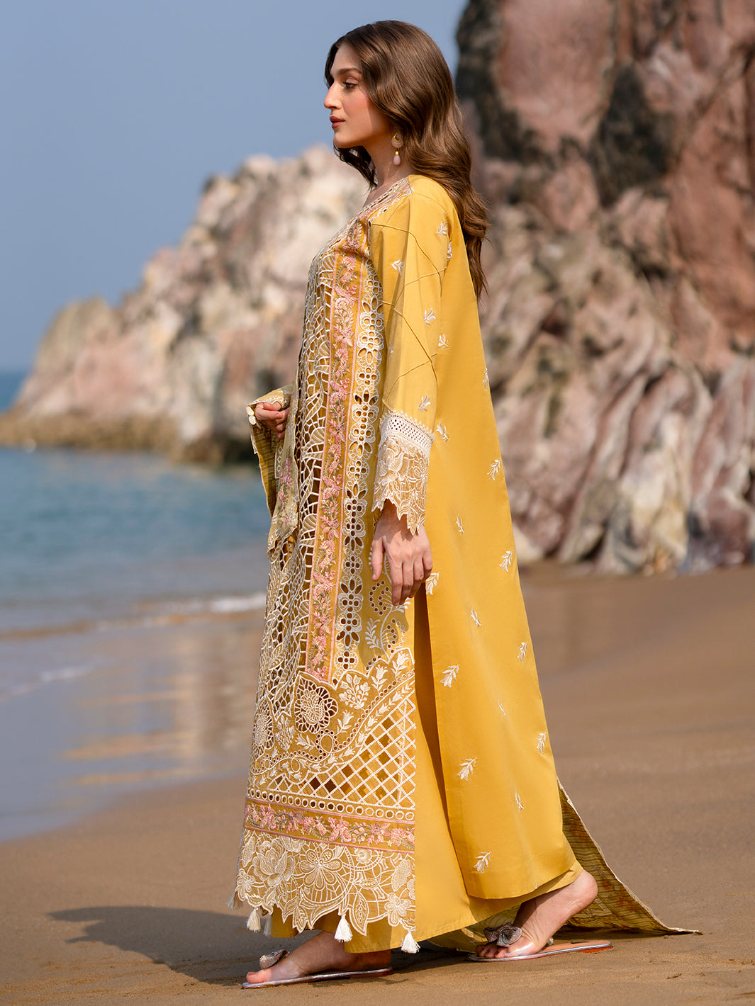 Mahnur | Sirena Luxury Lawn 25 | Dahlia - Official Mahnur stockist in UK - Sakeena London