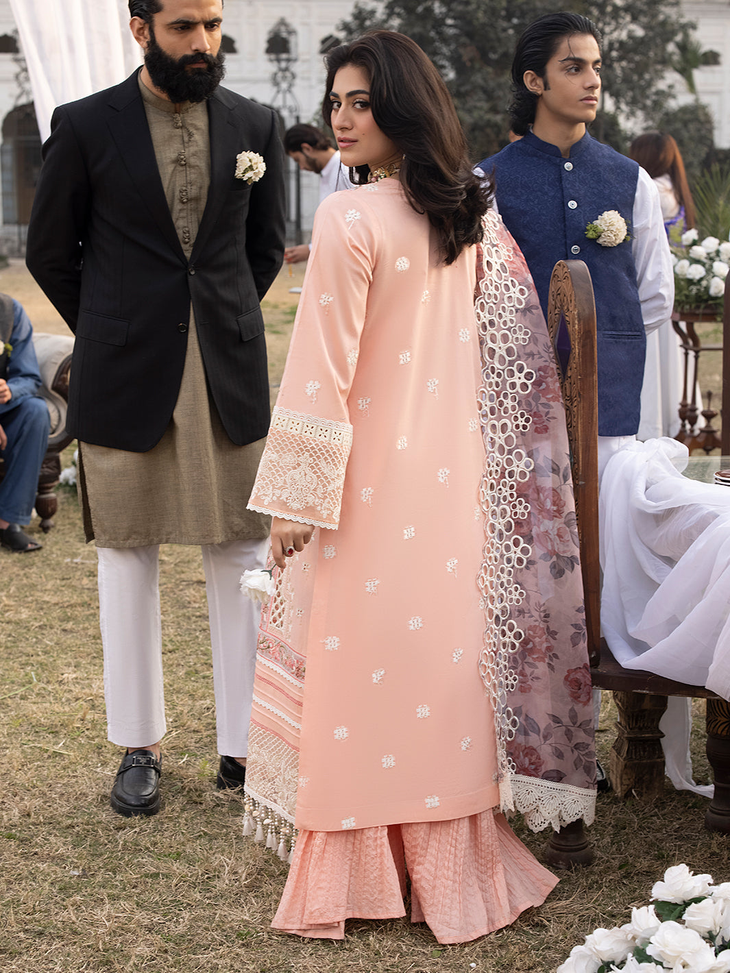 Mahnur | Mahrukh Luxury Lawn 24 | DAISY - Official Mahnur stockist in UK - Sakeena London