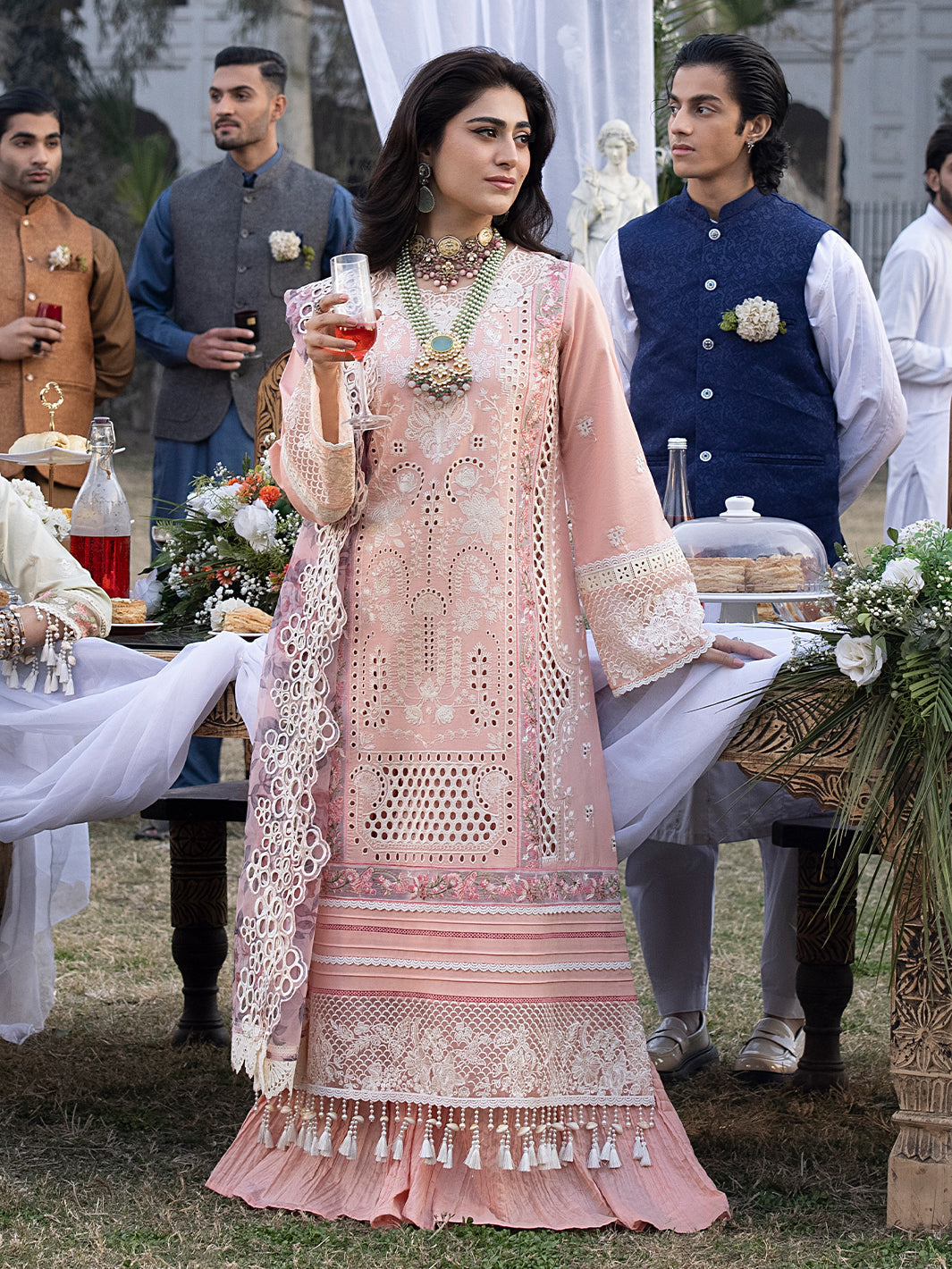 Mahnur | Mahrukh Luxury Lawn 24 | DAISY - Official Mahnur stockist in UK - Sakeena London