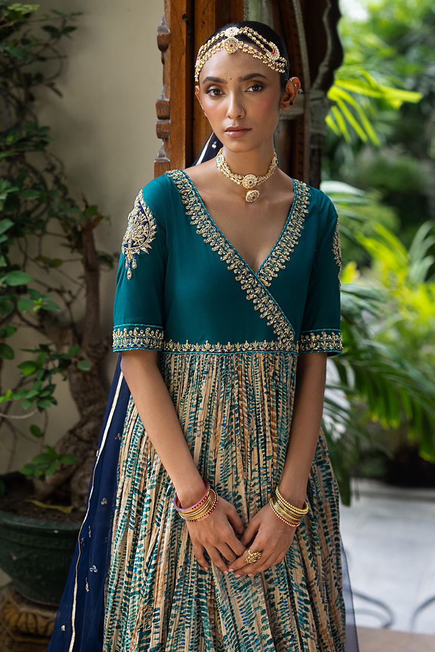 Deepak Perwani | Jaipur Heritage Wedding Wear | Ktd4119 - Official Deepak Perwani stockist in UK - Sakeena London