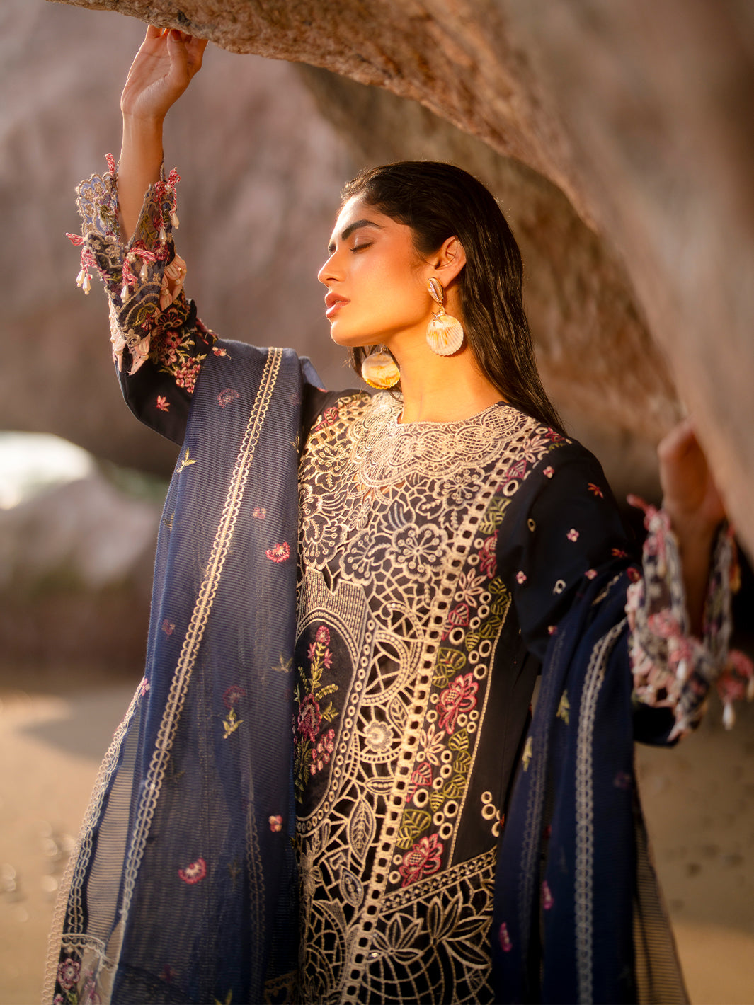 Mahnur | Sirena Luxury Lawn 25 | Derya - Official Mahnur stockist in UK - Sakeena London