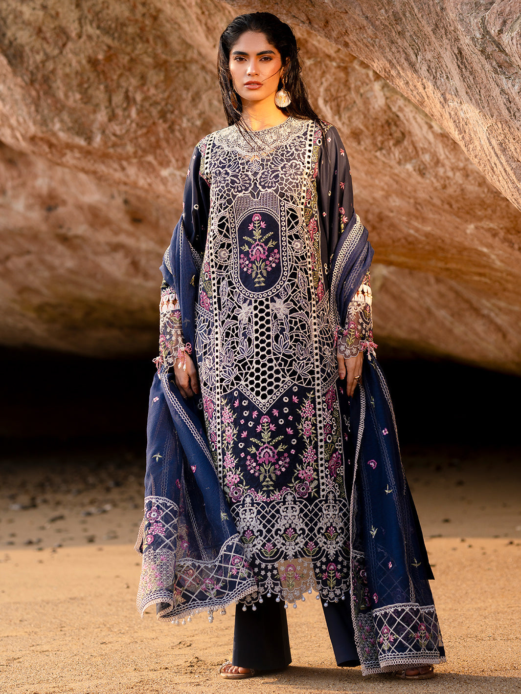 Mahnur | Sirena Luxury Lawn 25 | Derya - Official Mahnur stockist in UK - Sakeena London