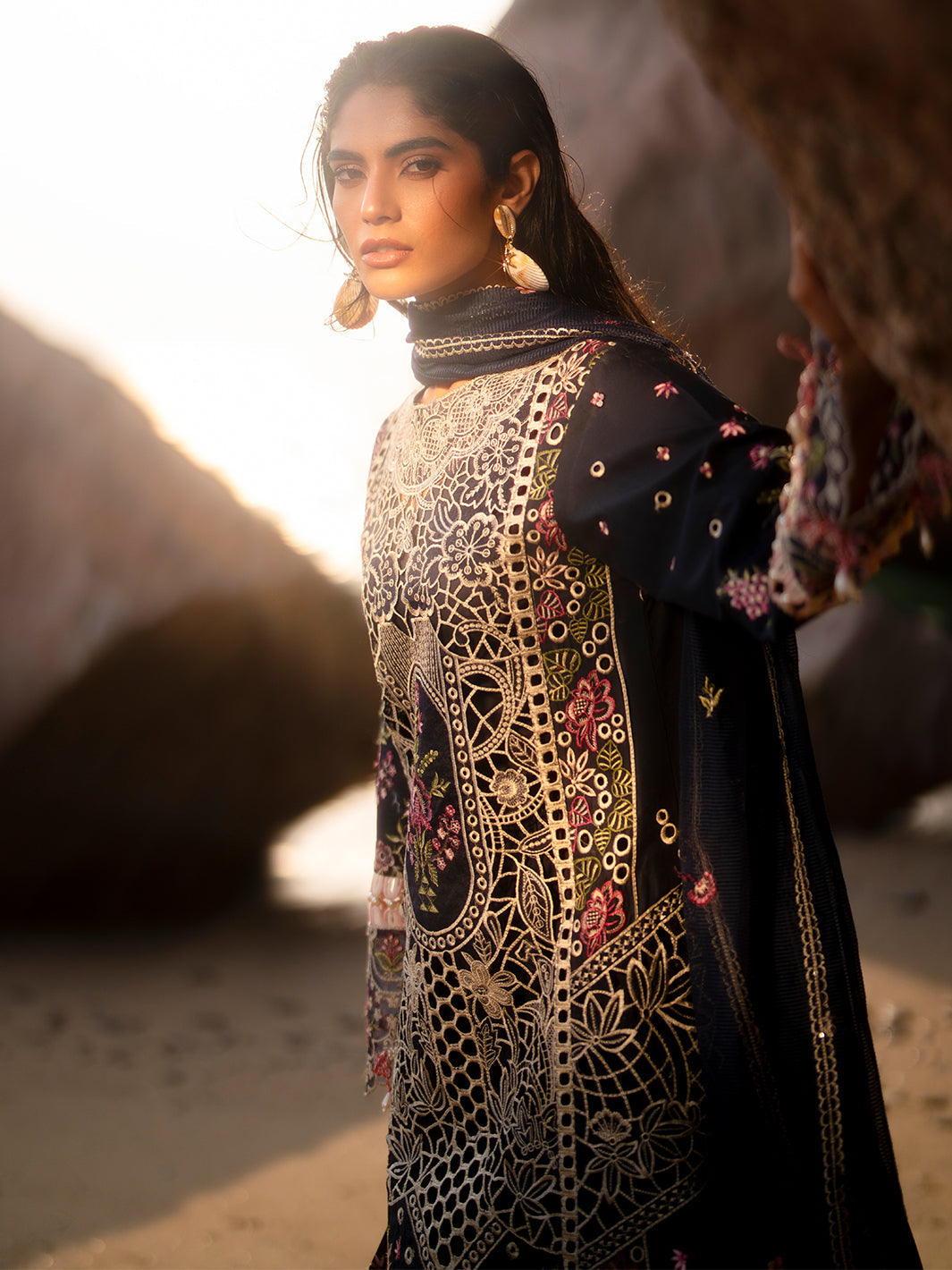 Mahnur | Sirena Luxury Lawn 25 | Derya - Official Mahnur stockist in UK - Sakeena London