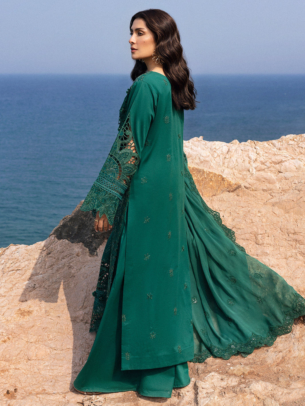 Mahnur | Sirena Luxury Lawn 25 | Eirene - Official Mahnur stockist in UK - Sakeena London