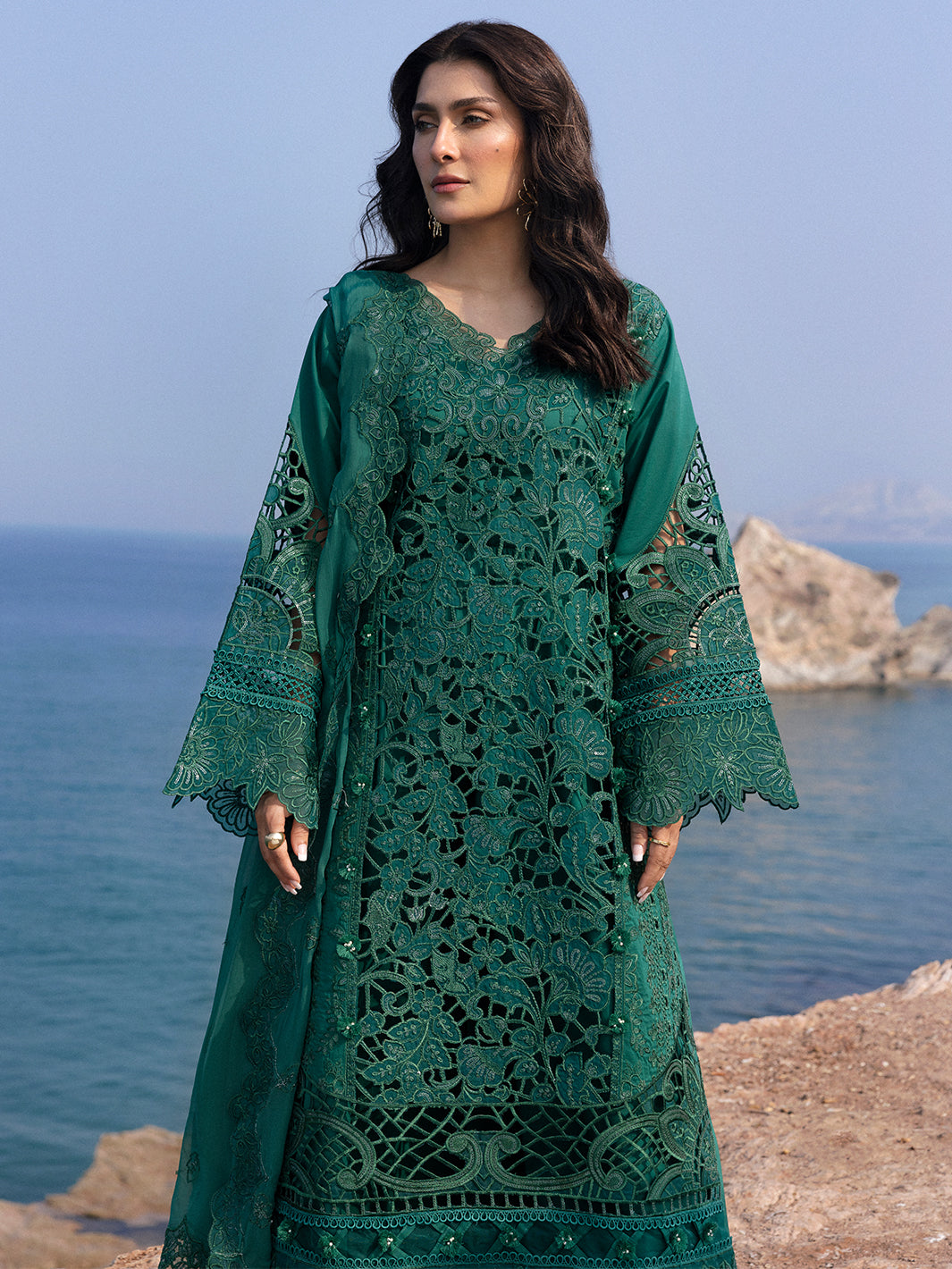 Mahnur | Sirena Luxury Lawn 25 | Eirene - Official Mahnur stockist in UK - Sakeena London