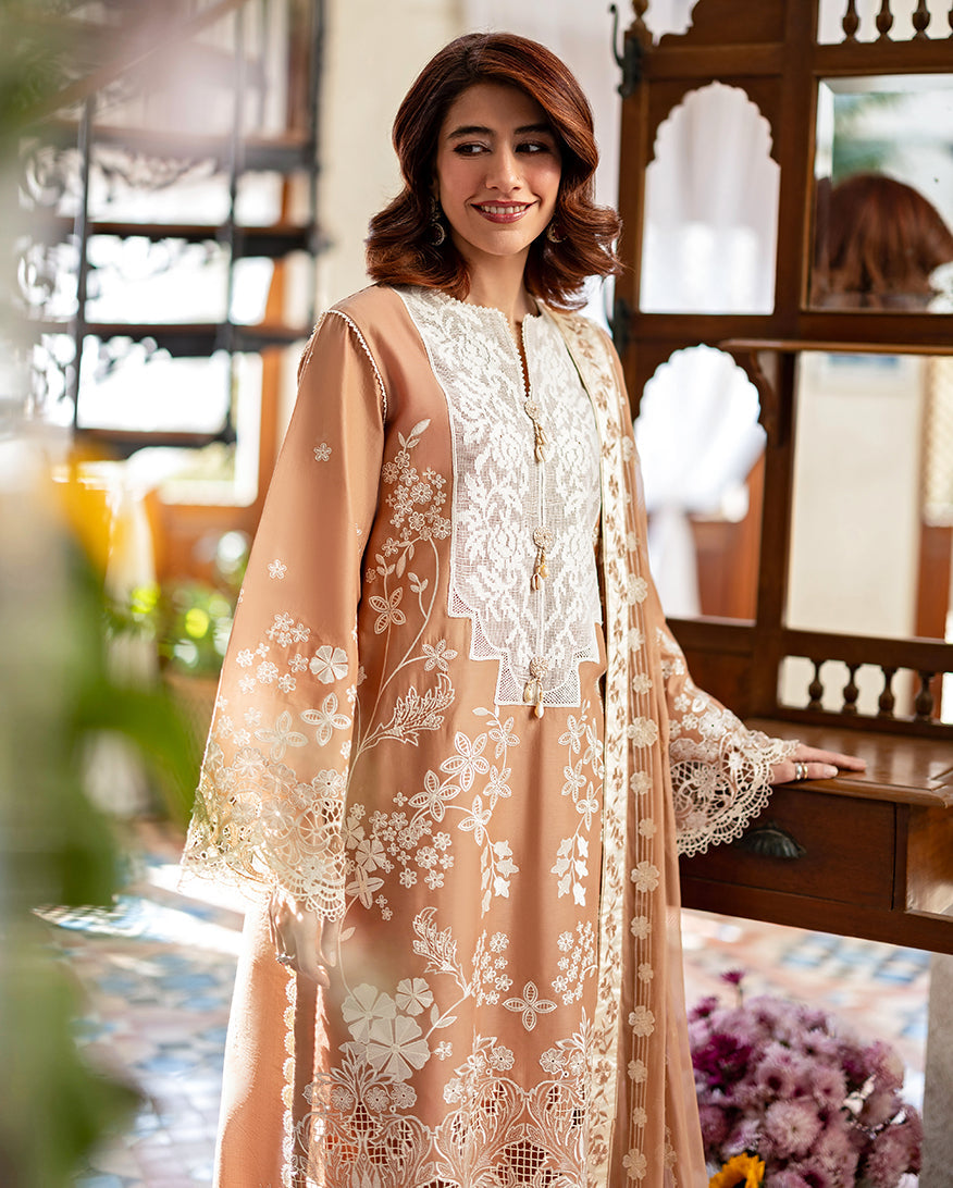 Mushq | Astoria Lawn 26 | Elodie
