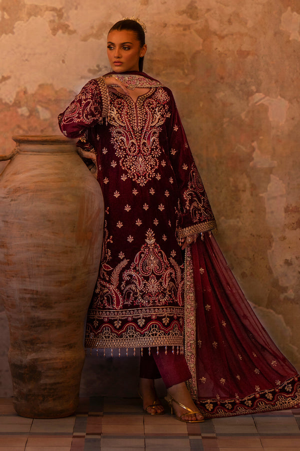 Emaan Adeel | Saanjh Velvet Collection 24 | Tara - Official Emaan Adeel stockist in UK - Sakeena London