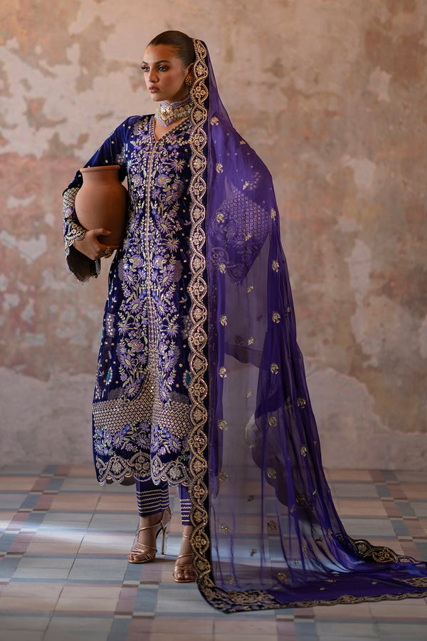 Emaan Adeel | Saanjh Velvet Collection 24 | Aroosh - Official Emaan Adeel stockist in UK - Sakeena London