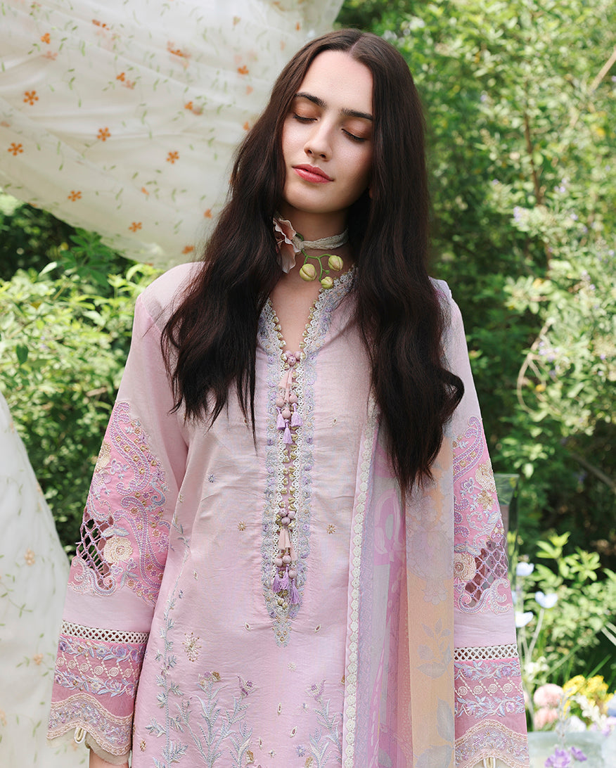Mushq | The Secret Garden Lawn | Enchanted Vine