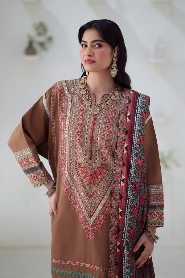 Maryum N Maria | Noore Winters 25 | 3 Piece Embroidered Khaddar GHUNCHA - FSU5674 - Official Maryum N Maria stockist in UK - Sakeena London