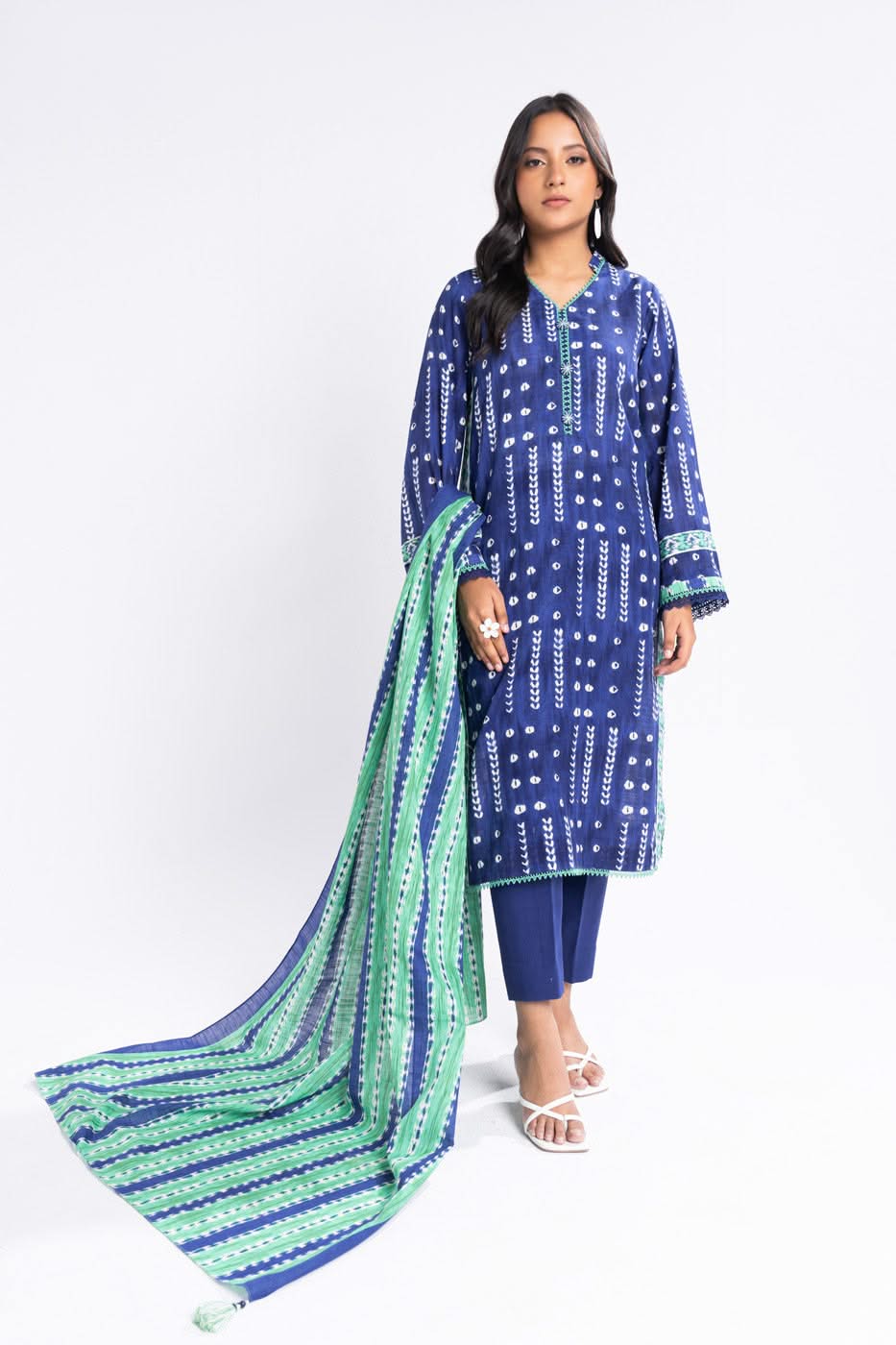 Al Karam | Winter 24 | PF-16.1-24 - Official Alkaram stockist in UK - Sakeena London
