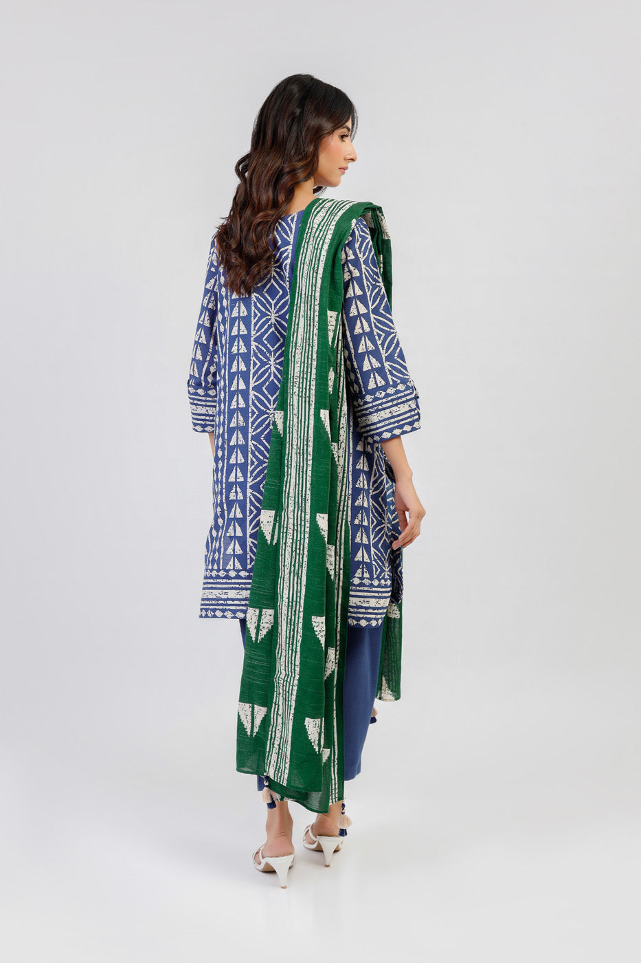 Al Karam | Winter 24 | FW-18.1-24 - Official Alkaram stockist in UK - Sakeena London