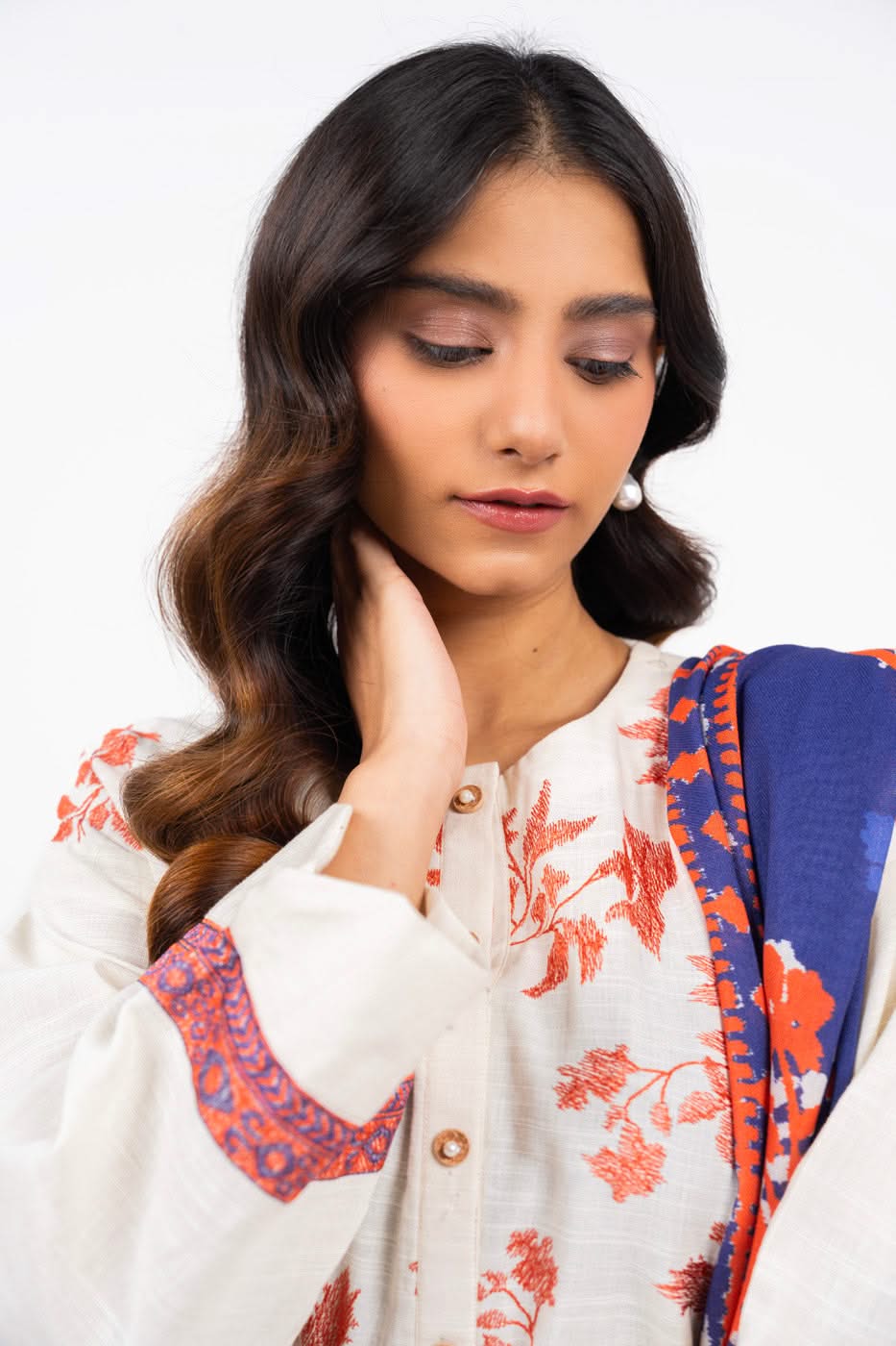 Al Karam | Winter 24 | FW-03-24 - Official Alkaram stockist in UK - Sakeena London