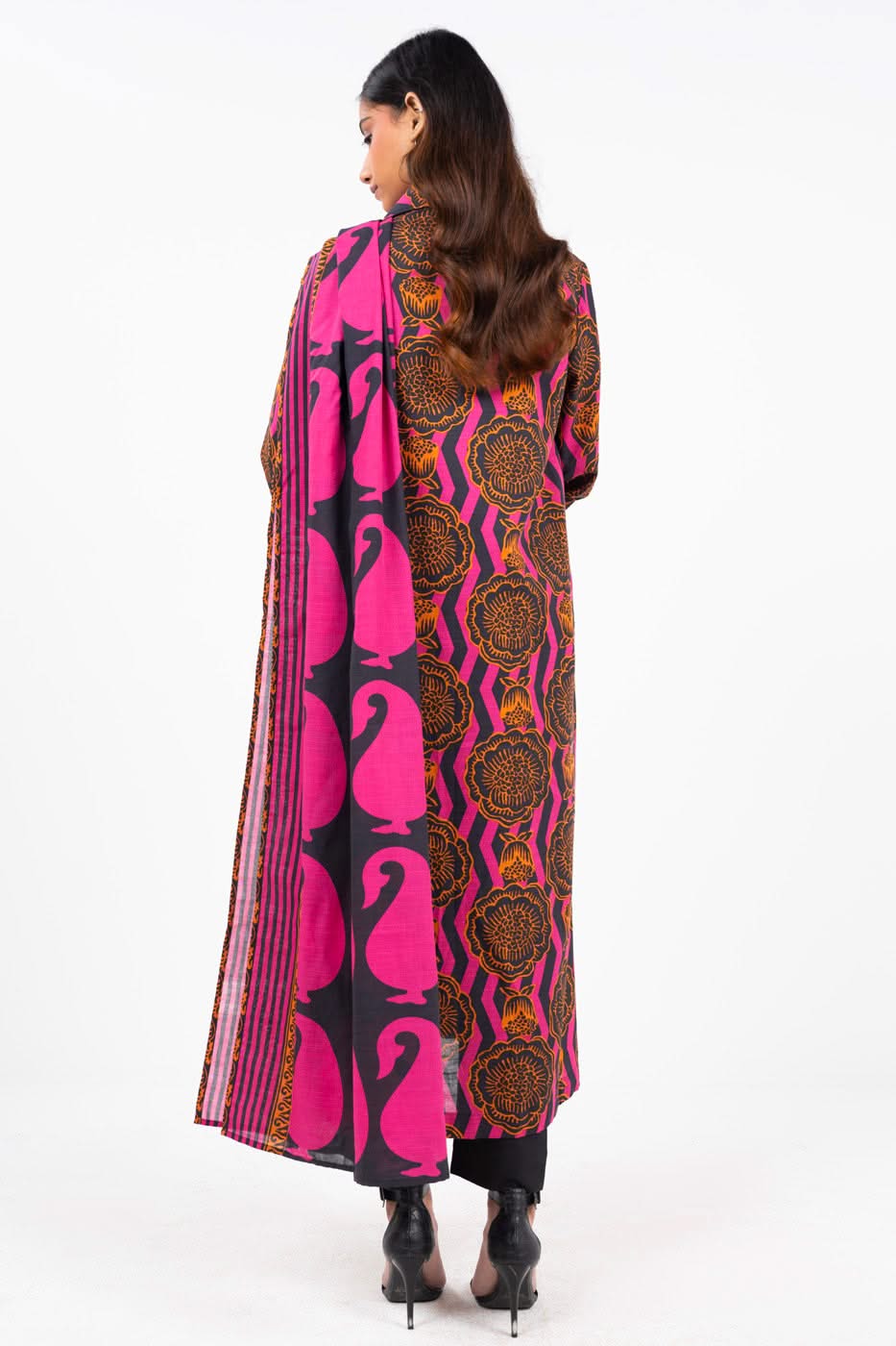 Al Karam | Winter 24 | FW-17-24 - Official Alkaram stockist in UK - Sakeena London