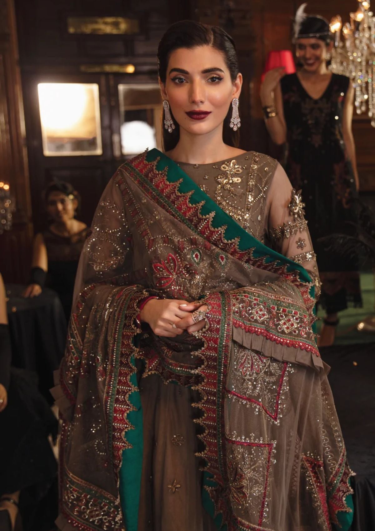 Formal Dress - Iznik - La Royale - Sabaism - IRC#5