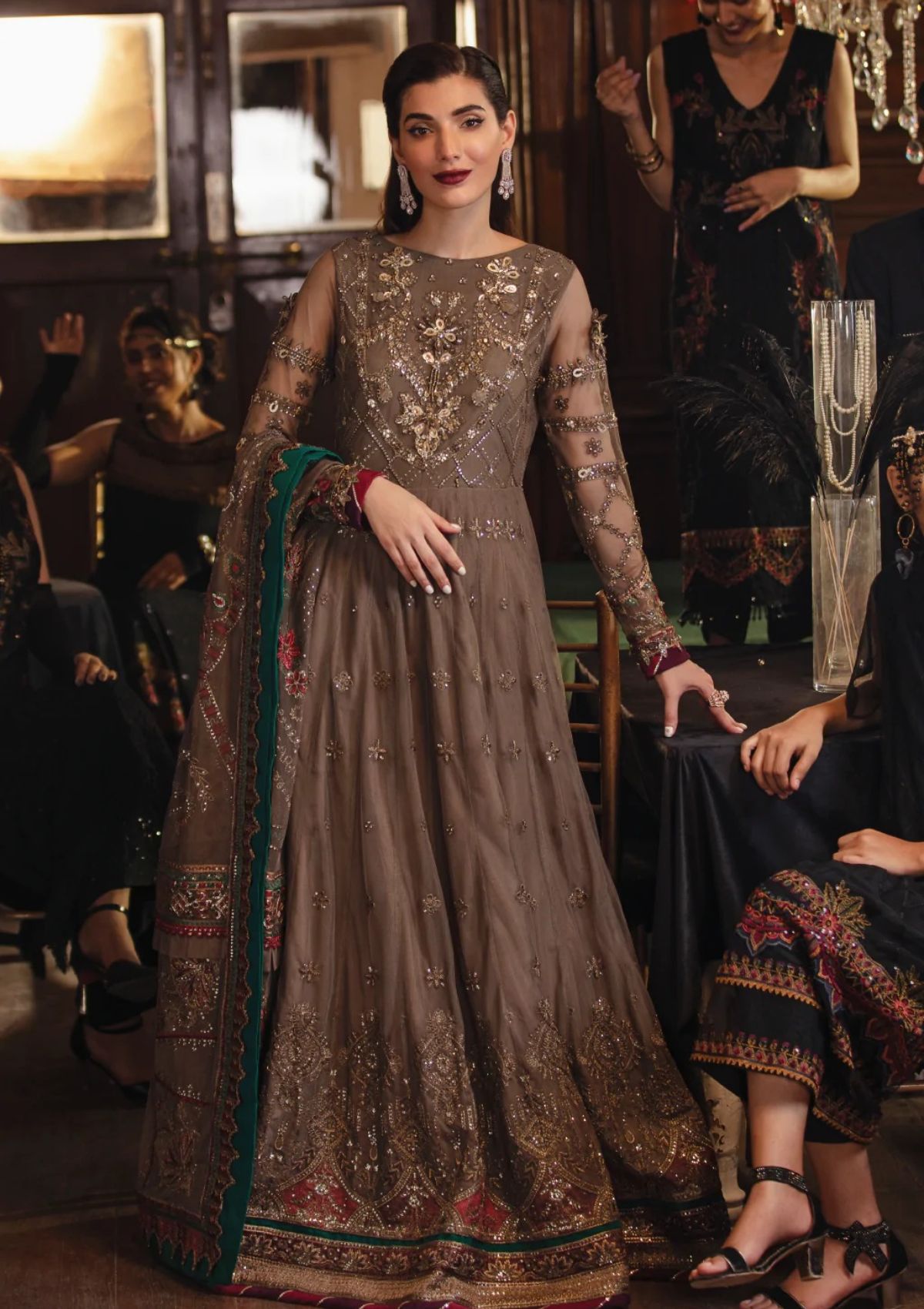 Formal Dress - Iznik - La Royale - Sabaism - IRC#5