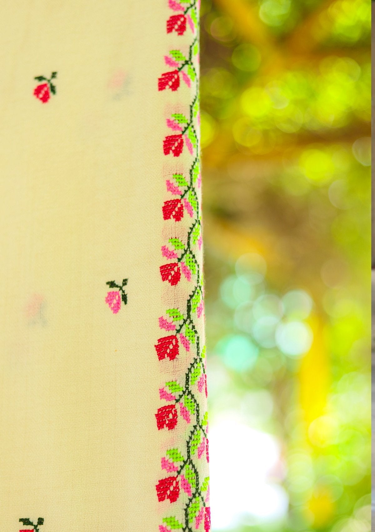 Wool Needle Work Shawl D - 51 - Off White