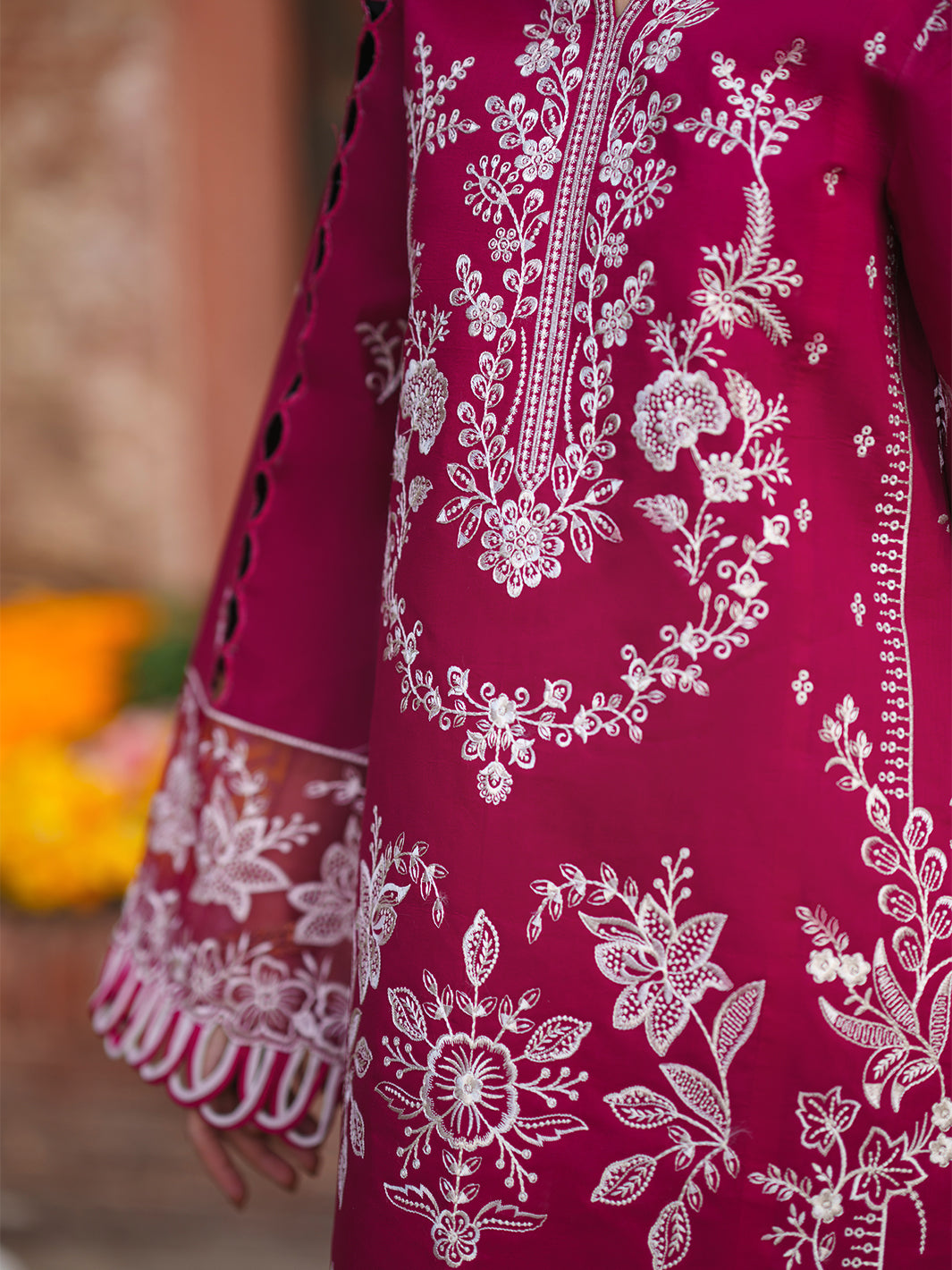 Mahnur | Gul Luxury Lawn 26 |G-001