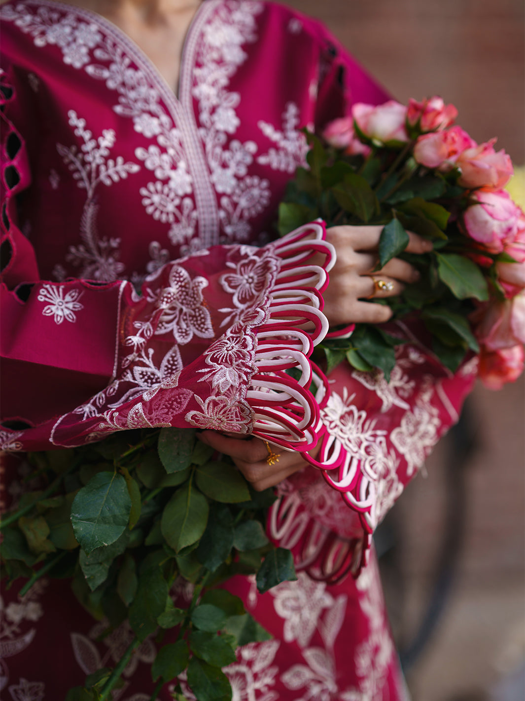 Mahnur | Gul Luxury Lawn 26 |G-001
