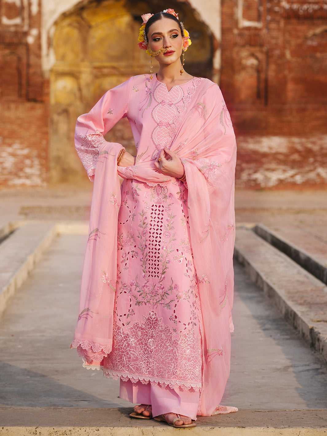 Mahnur | Gul Luxury Lawn 26 | G-004