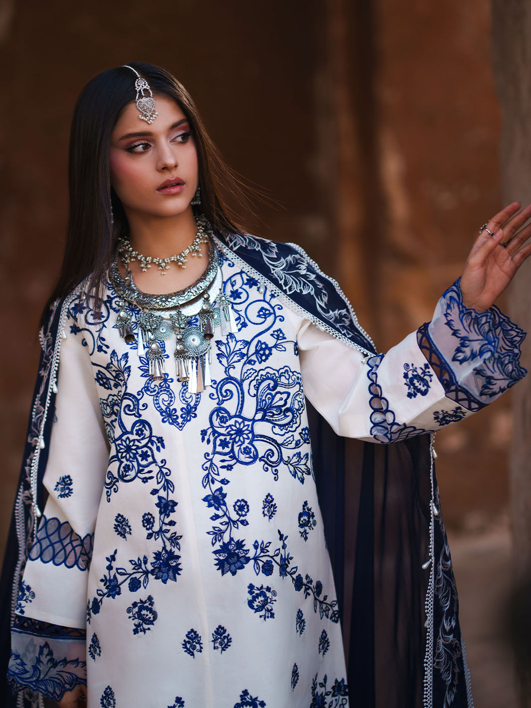 Mahnur | Gul Luxury Lawn 26 | G-008