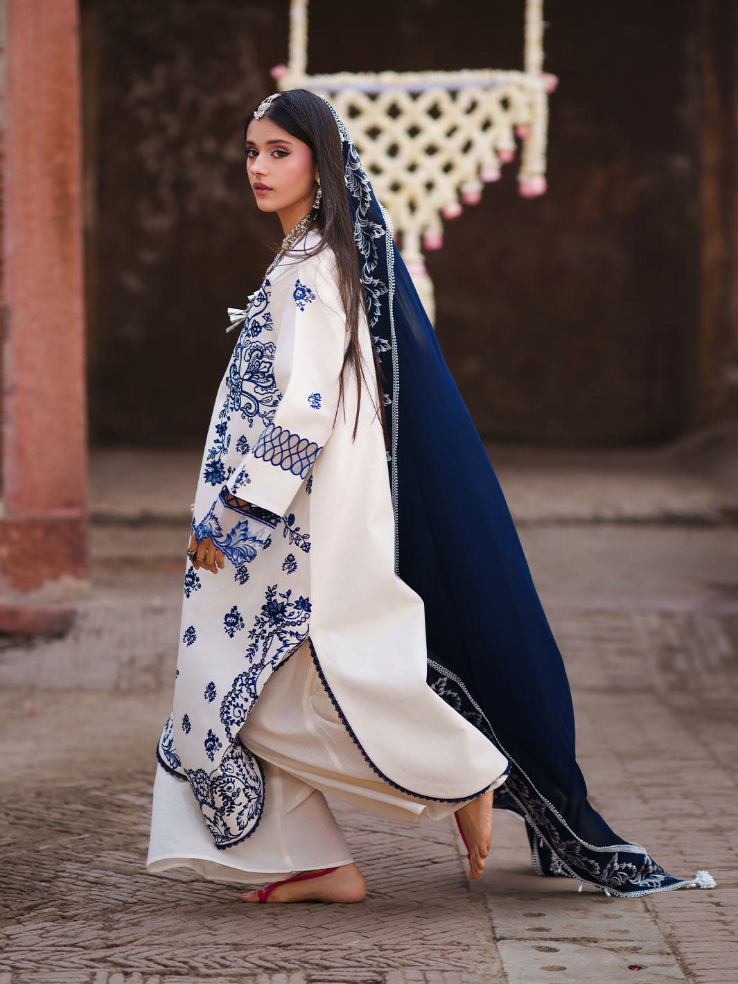 Mahnur | Gul Luxury Lawn 26 | G-008