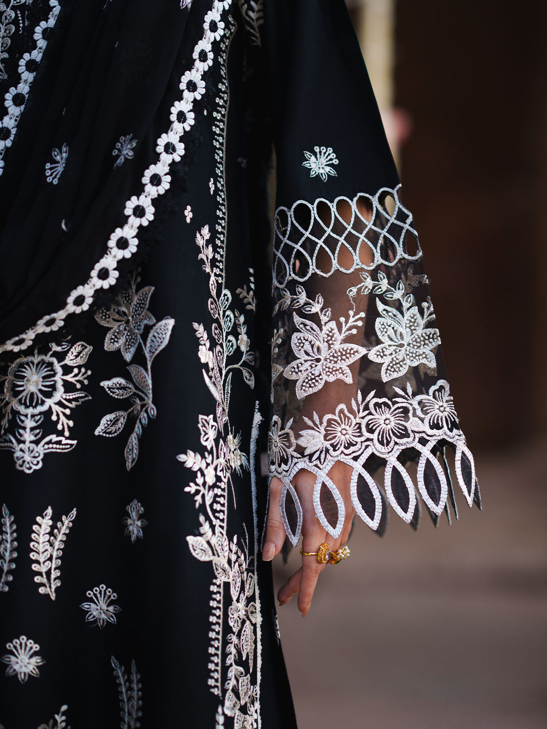 Mahnur | Gul Luxury Lawn 26 |G-010