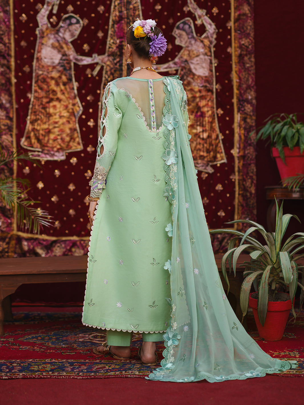 Mahnur | Gul Luxury Lawn 26 | G-011