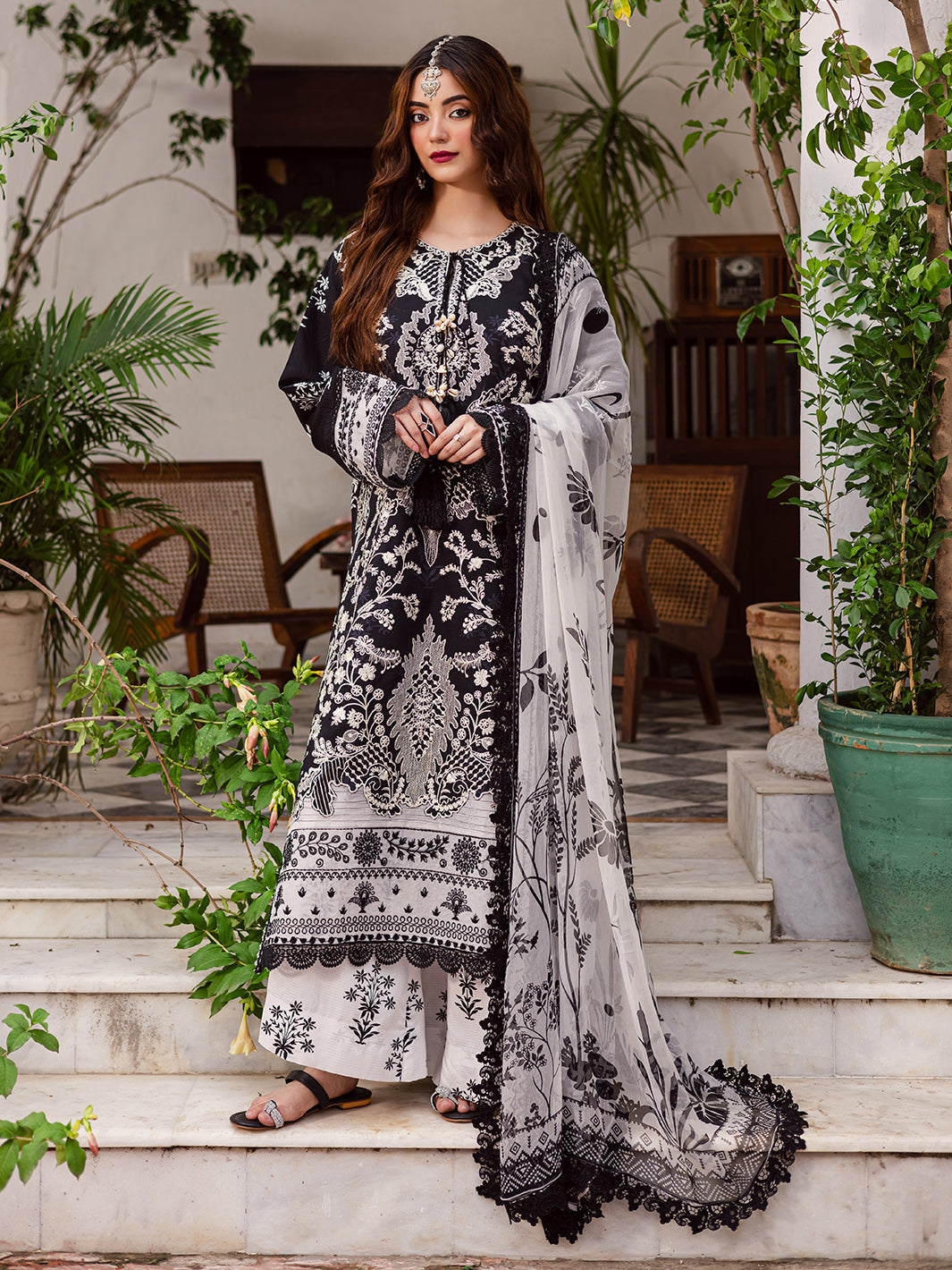 Mahnur | Gulzar Winter 25 | G - 04 - Official Mahnur stockist in UK - Sakeena London