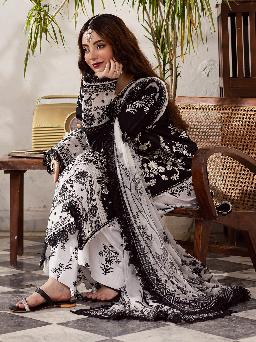 Mahnur | Gulzar Winter 25 | G - 04 - Official Mahnur stockist in UK - Sakeena London