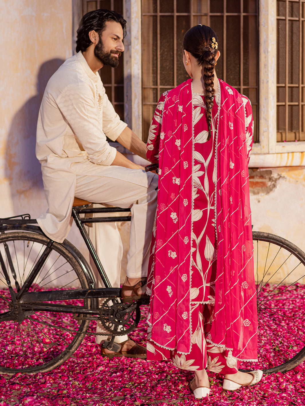 Mahnur | Gulzar Winter 25 | G - 11 - Official Mahnur stockist in UK - Sakeena London