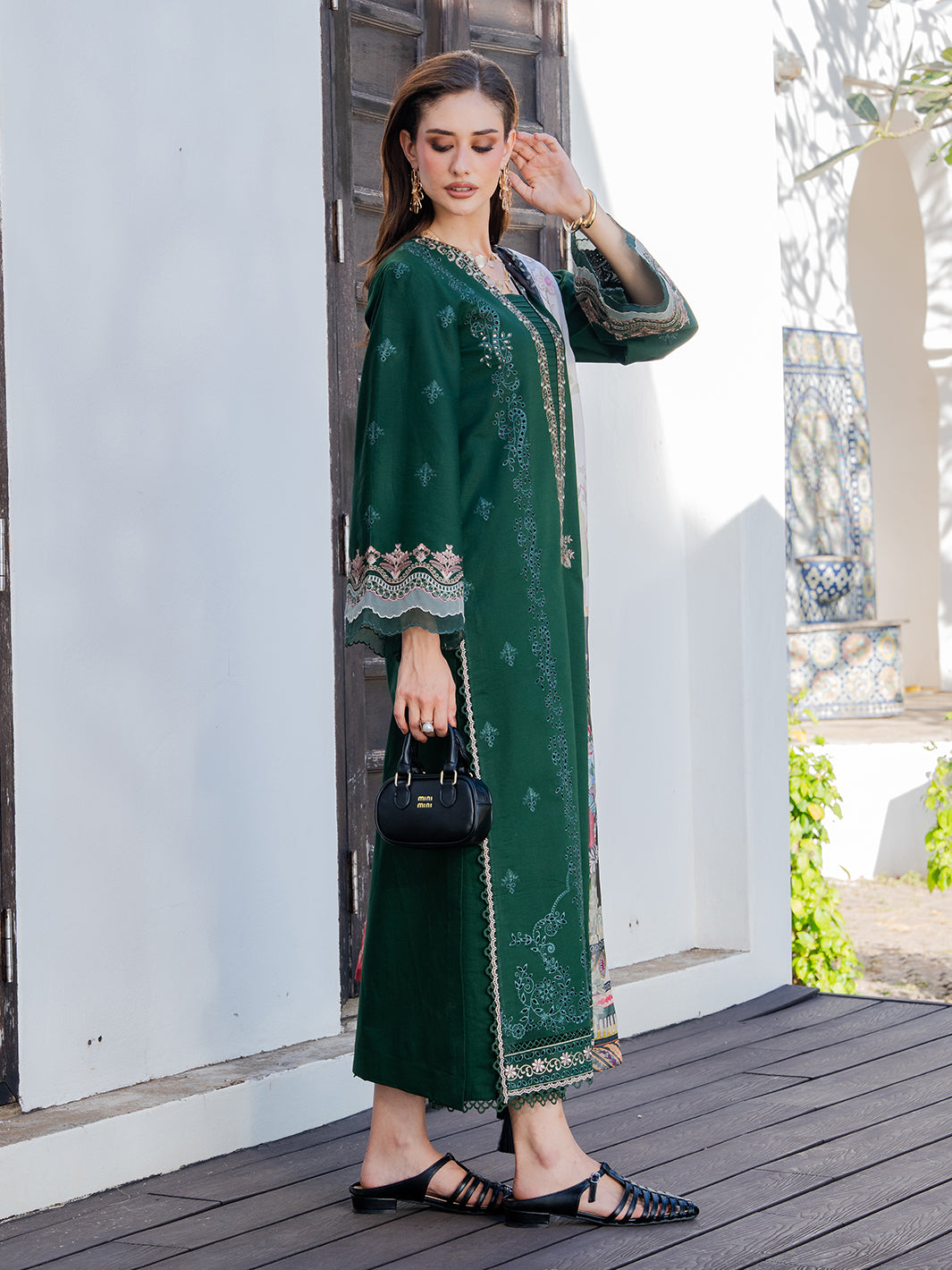 Izel | Dareen Luxury Lawn 26 | Gulrukh