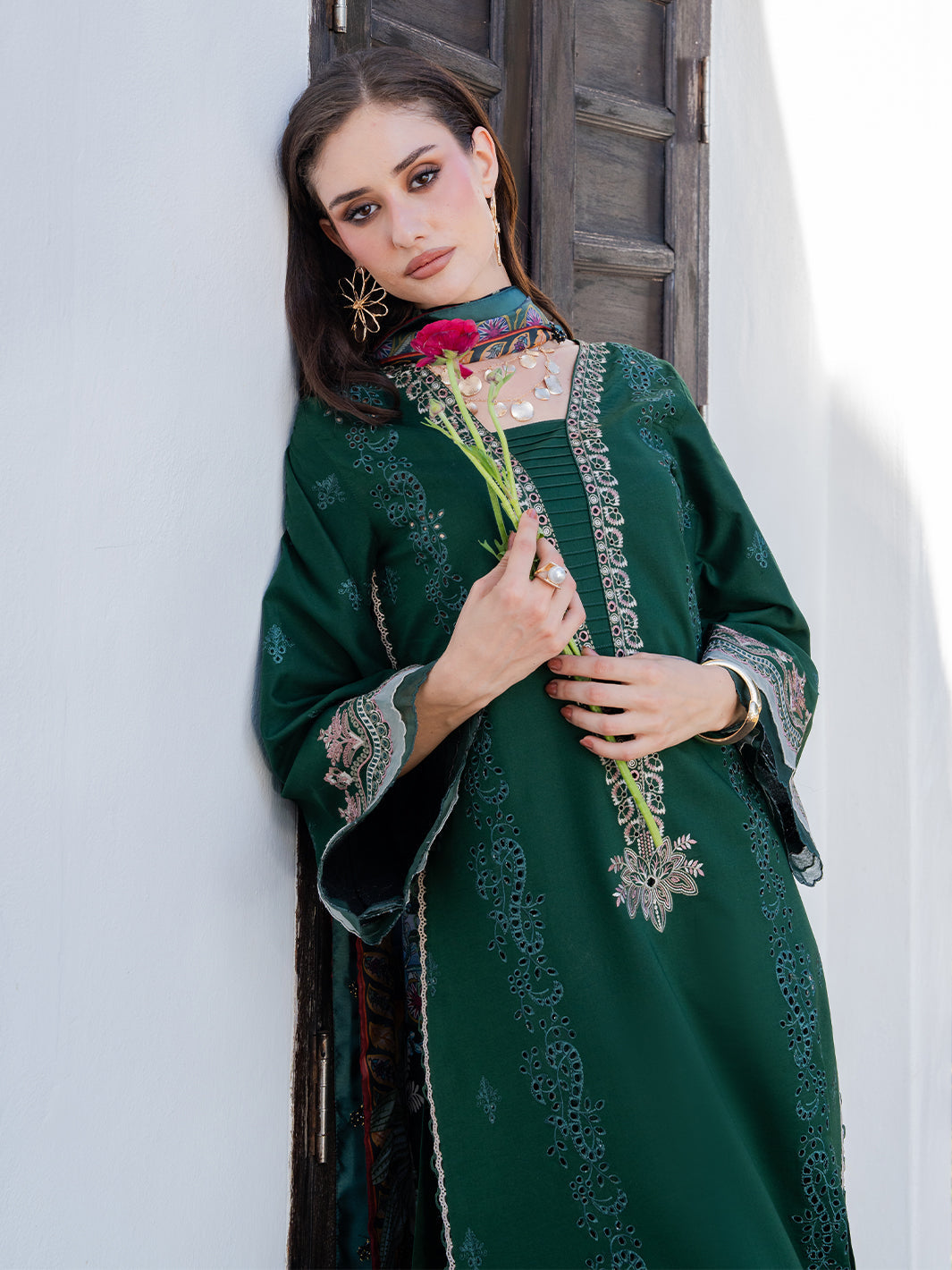 Izel | Dareen Luxury Lawn 26 | Gulrukh