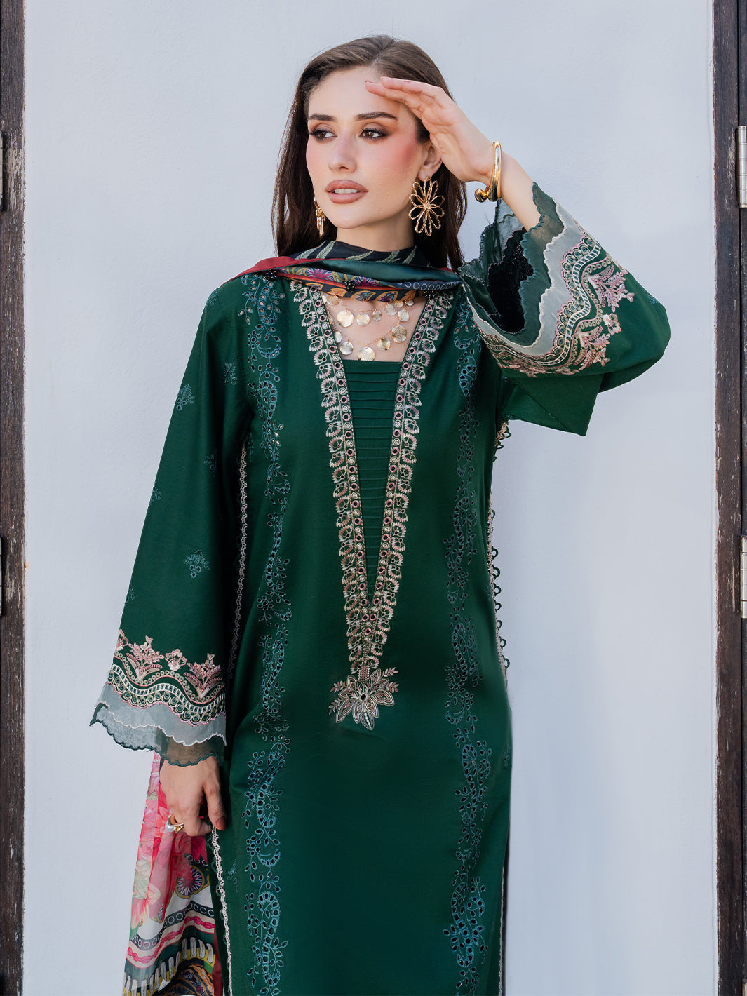Izel | Dareen Luxury Lawn 26 | Gulrukh