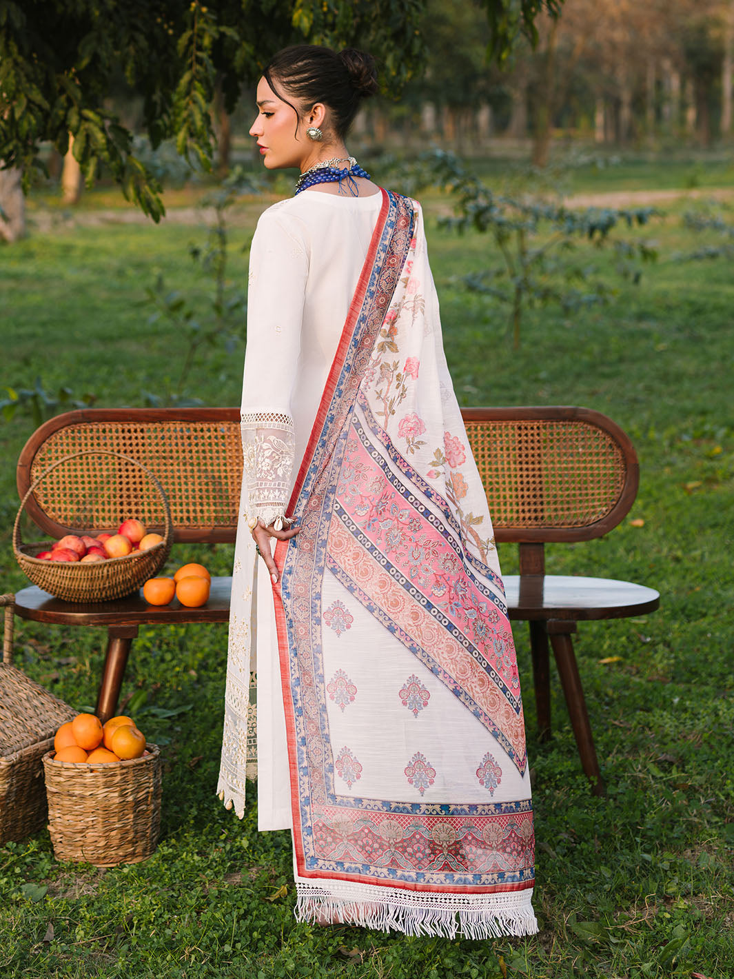 Mahnur | Dahlia Luxury Lawn 25 | Gia - Official Mahnur stockist in UK - Sakeena London