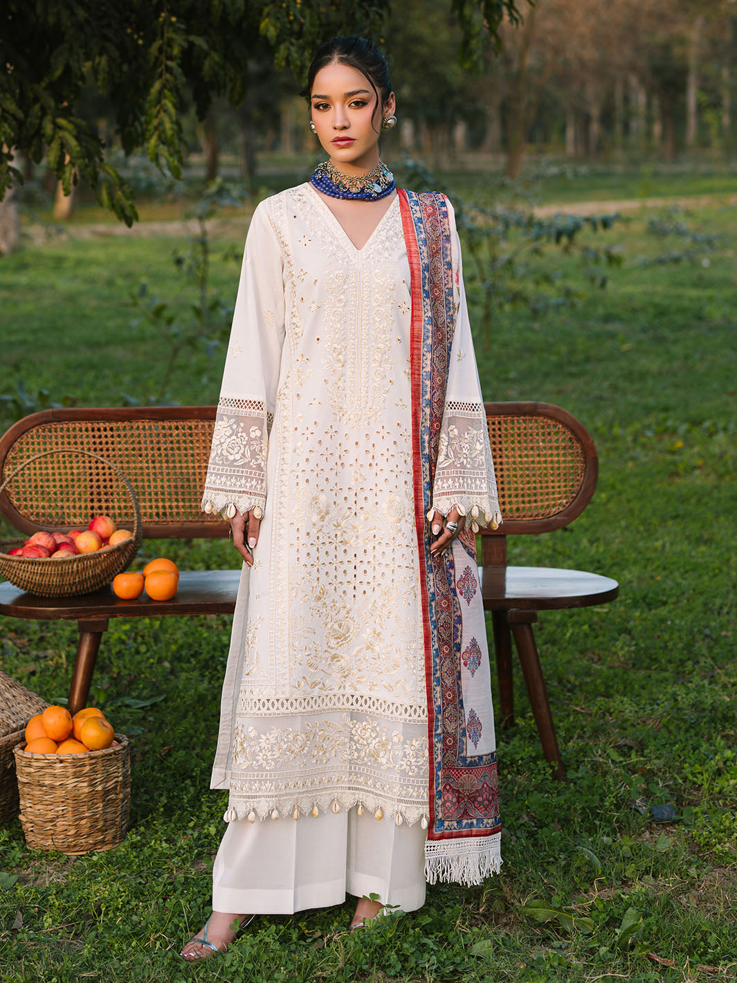 Mahnur | Dahlia Luxury Lawn 25 | Gia - Official Mahnur stockist in UK - Sakeena London