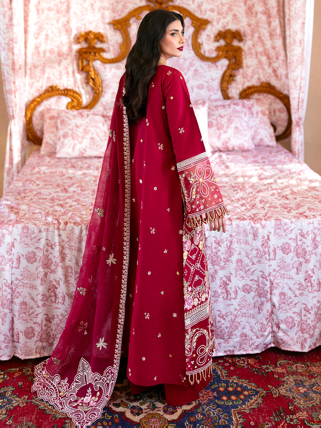 Mahnur | Sophie Luxury Lawn 25 | Ginny - Official Mahnur stockist in UK - Sakeena London