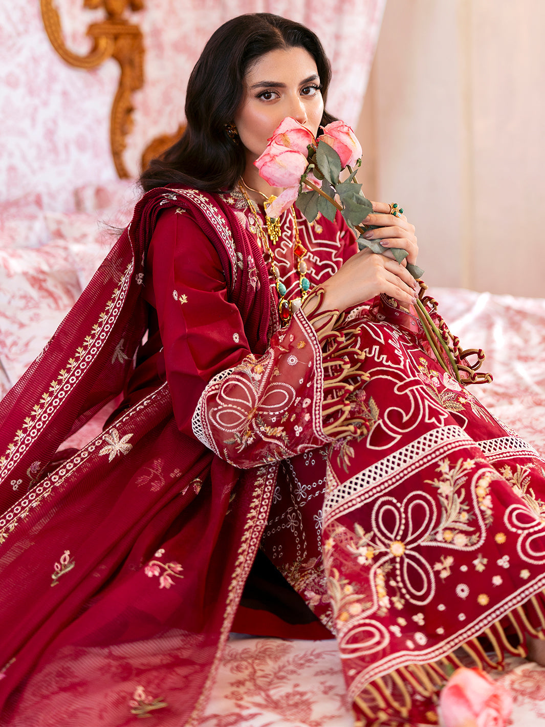 Mahnur | Sophie Luxury Lawn 25 | Ginny - Official Mahnur stockist in UK - Sakeena London