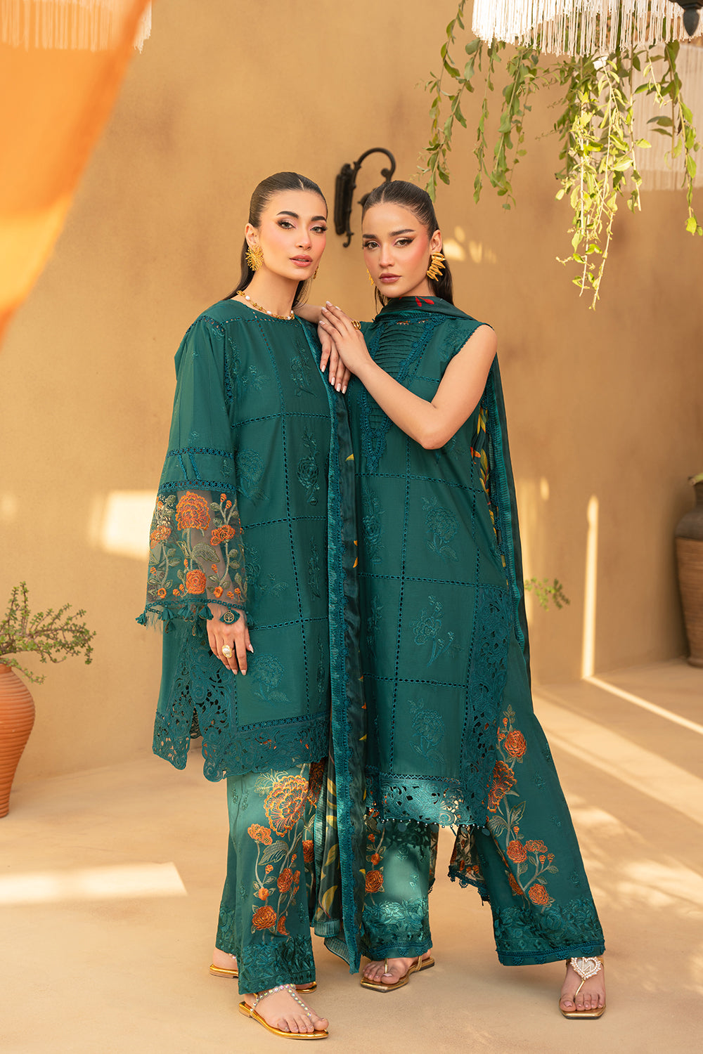 Saira Rizwan | Luxury Lawn 25 | LIRA-SRL25-10 - Official Saira Rizwan stockist in UK - Sakeena London
