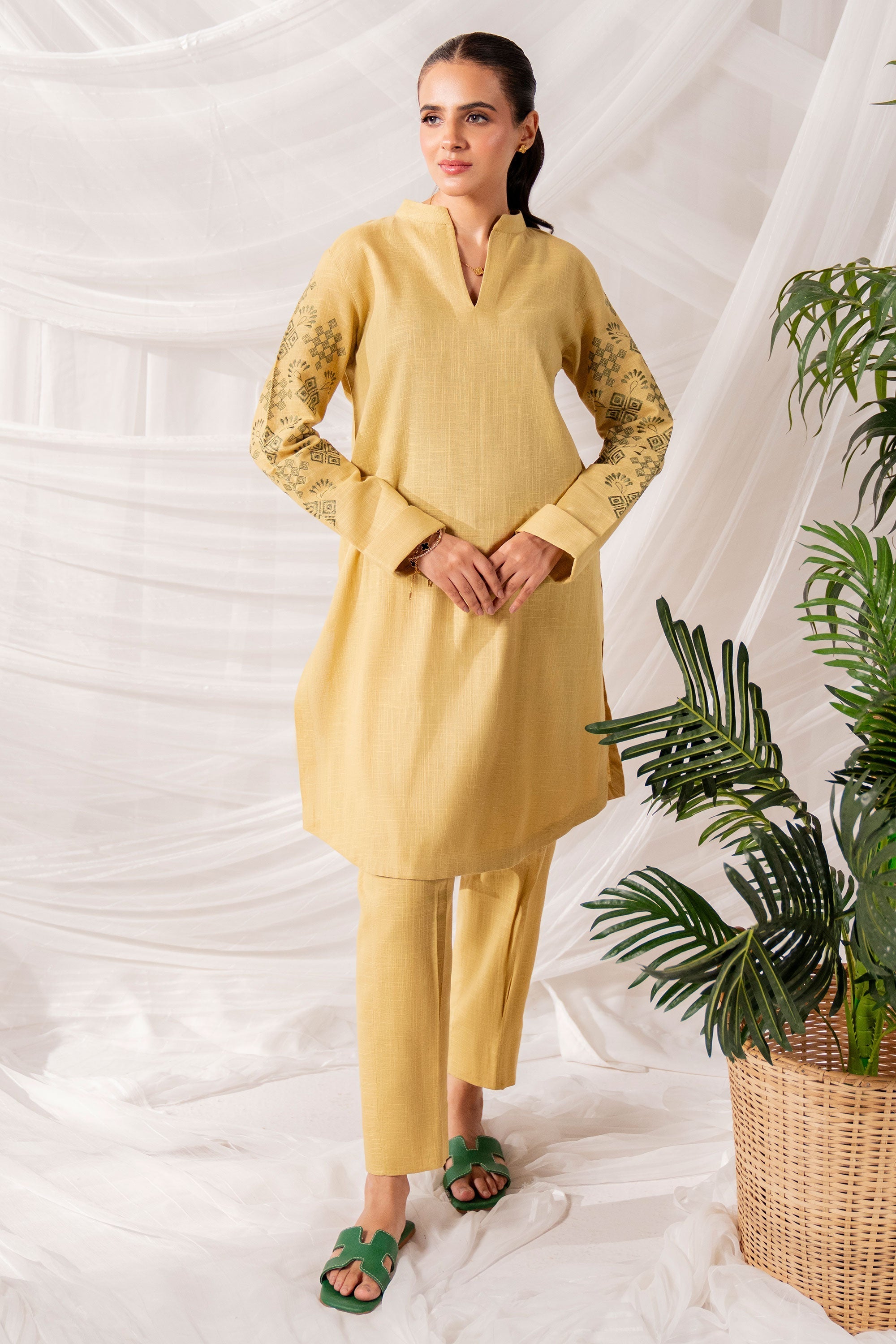 Hana | Khaddar Edit | Vedat - Official Hana stockist in UK - Sakeena London