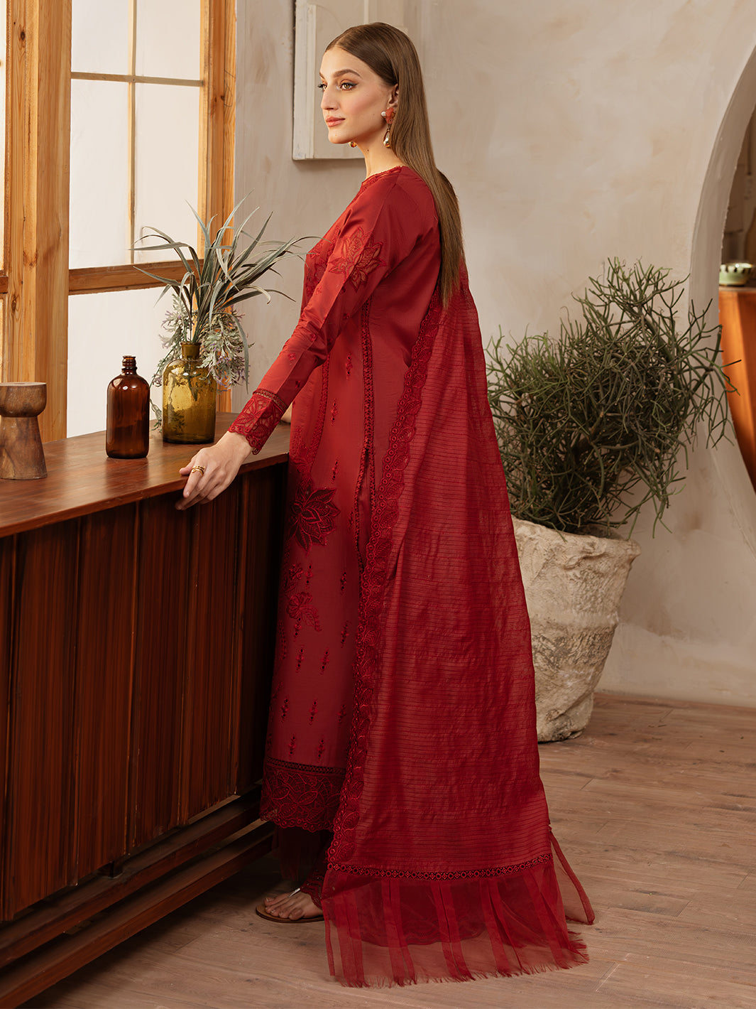 Mahnur | Florence Luxury Lawn 25 | HOORAIN - Official Mahnur stockist in UK - Sakeena London