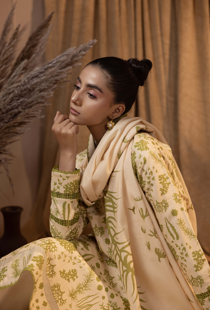 Humdum | Raya Khaddar | Raya - D07 - Official Humdum stockist in UK - Sakeena London