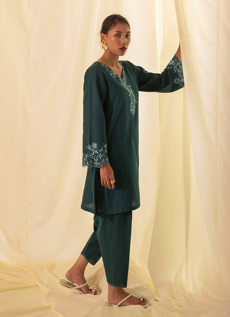 Image | Spring Basics 25 | IJSE-214058-12529 - Official Image stockist in UK - Sakeena London